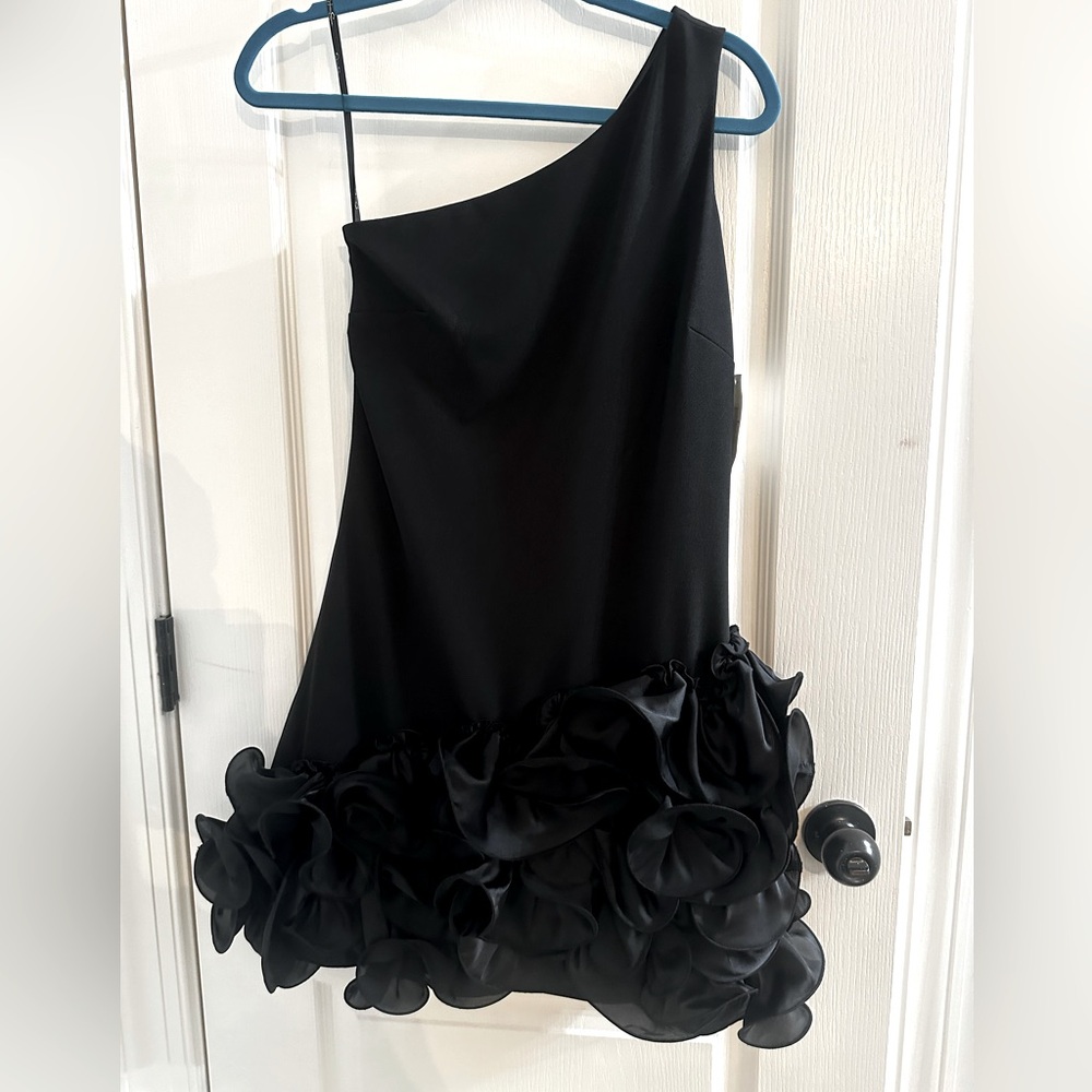 Jessica Simpson NWT One Shoulder Black Ruffle Petal Appliqué Hem Lined Dress S4